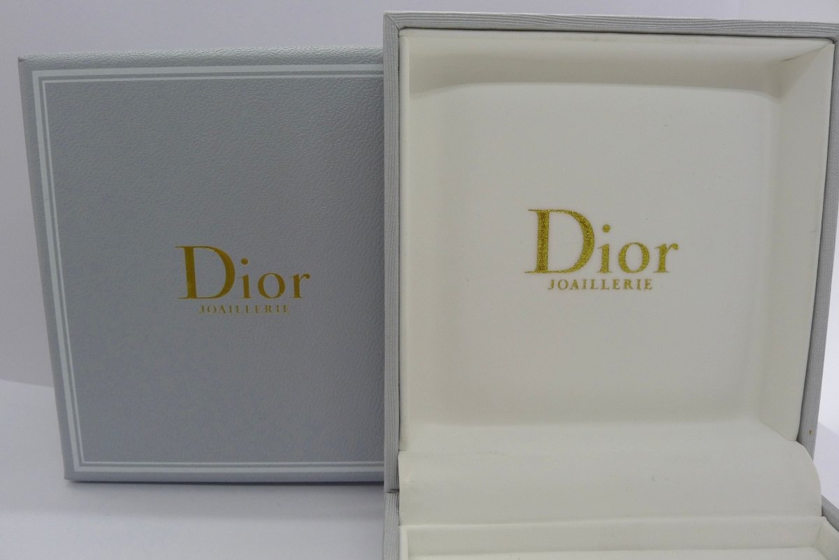 Boucles d'oreilles or blanc Dior Coquines - Castafiore