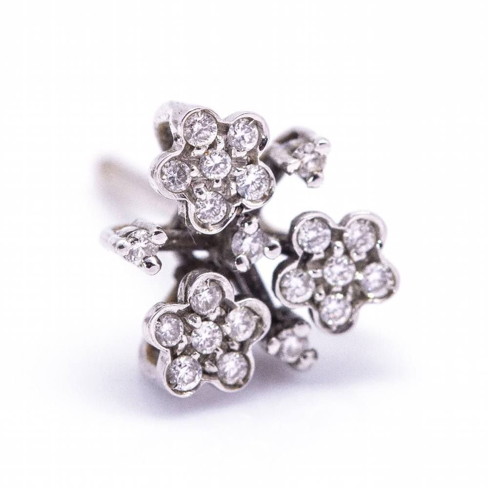 Boucles d'oreilles PASQUALE BRUNI fleurs en diamants - Castafiore