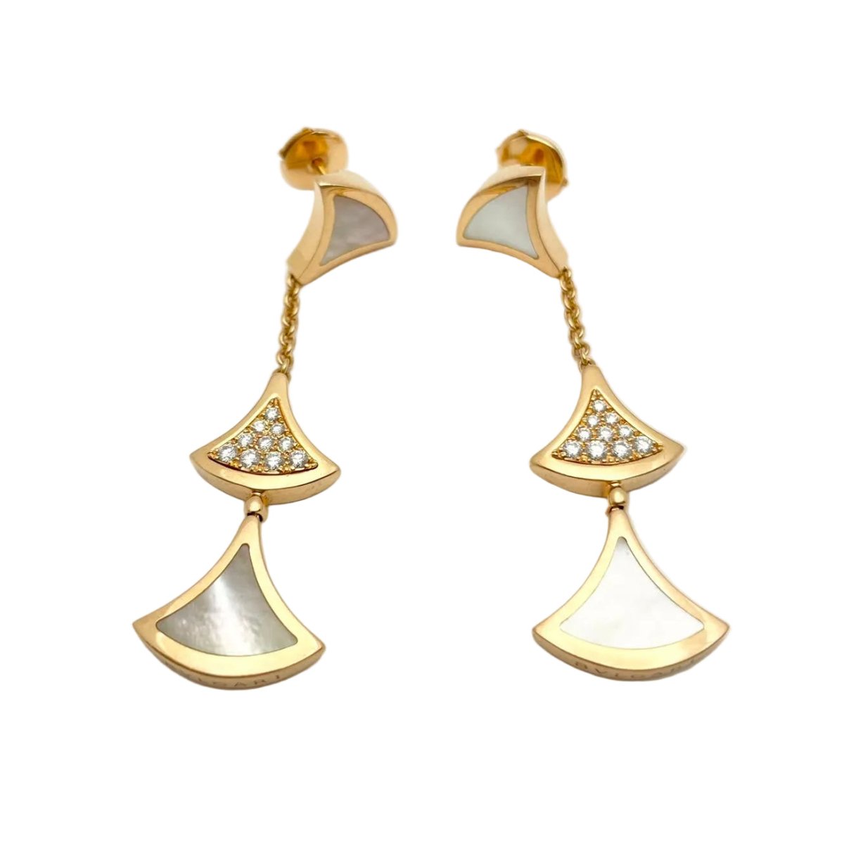 Boucles d'oreilles Pendantes BULGARI "Diva's Dream" en or rose, nacre et diamants - Castafiore