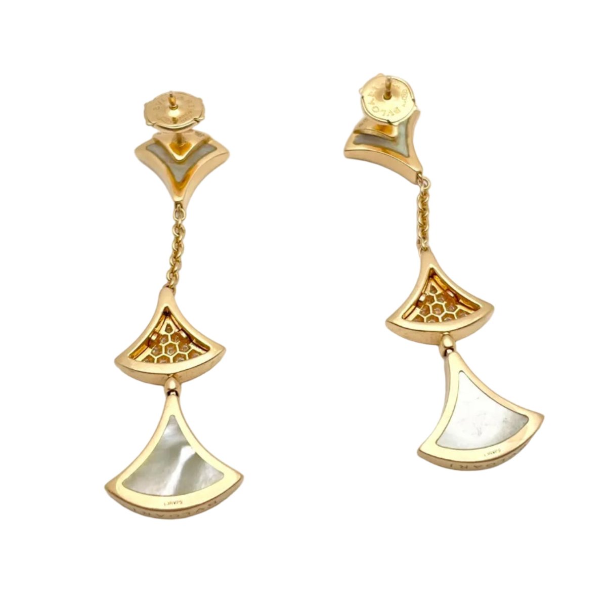 Boucles d'oreilles Pendantes BULGARI "Diva's Dream" en or rose, nacre et diamants - Castafiore