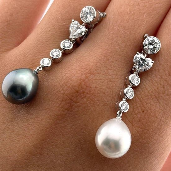 Boucles d'oreilles Pendantes CARTIER en platine, perles et diamants - Castafiore