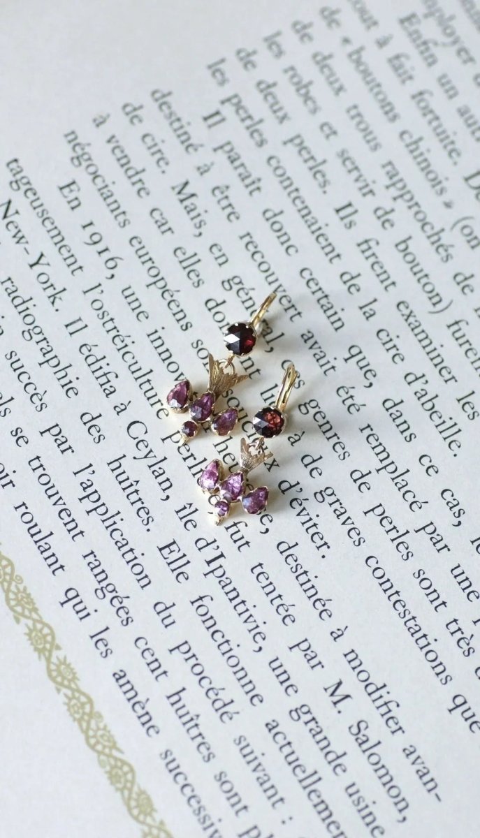 Boucles d'oreilles pendantes colombes grenats - Castafiore