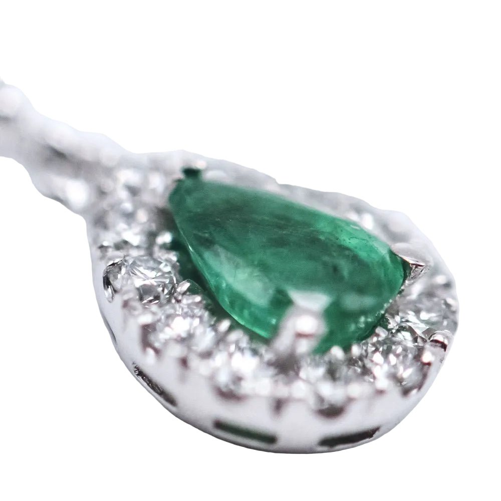 Boucles d'oreilles Pendantes en or blanc, émeraudes et diamants - Castafiore