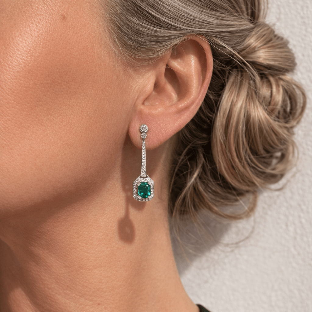 Boucles d'oreilles Pendantes en or blanc, émeraudes et diamants - Castafiore
