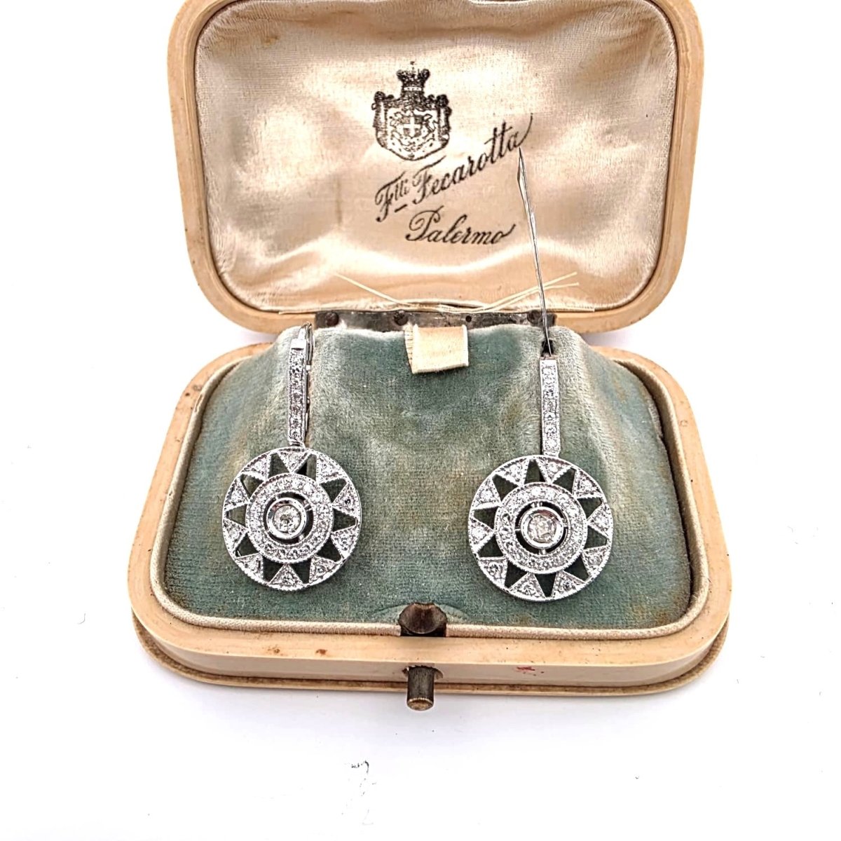 Boucles d'oreilles Pendantes en or blanc et diamants - Castafiore