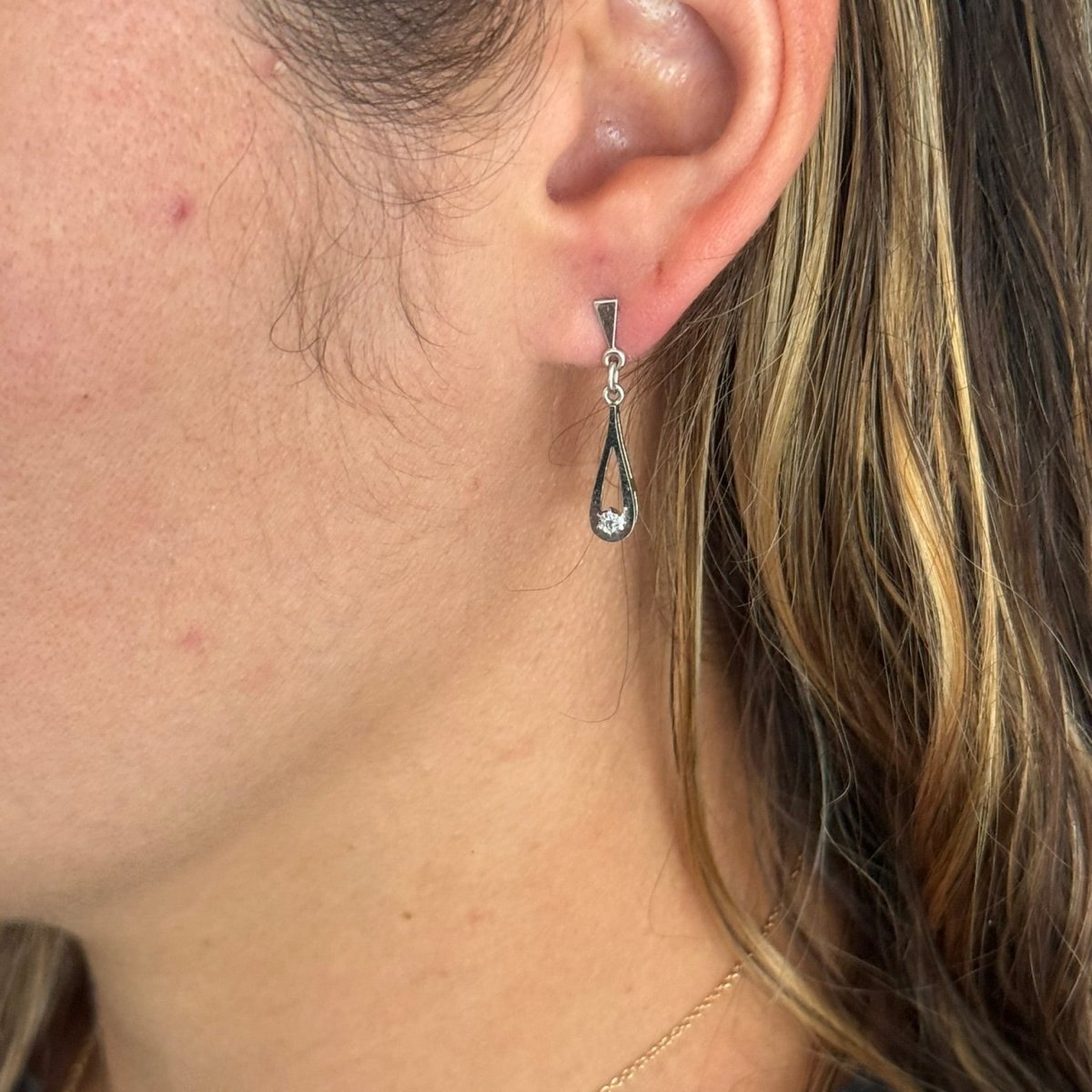 Boucles d’oreilles Pendantes en or blanc et diamants - Castafiore