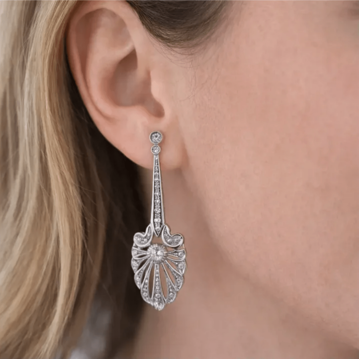 Boucles d'oreilles Pendantes en or blanc et diamants - Castafiore