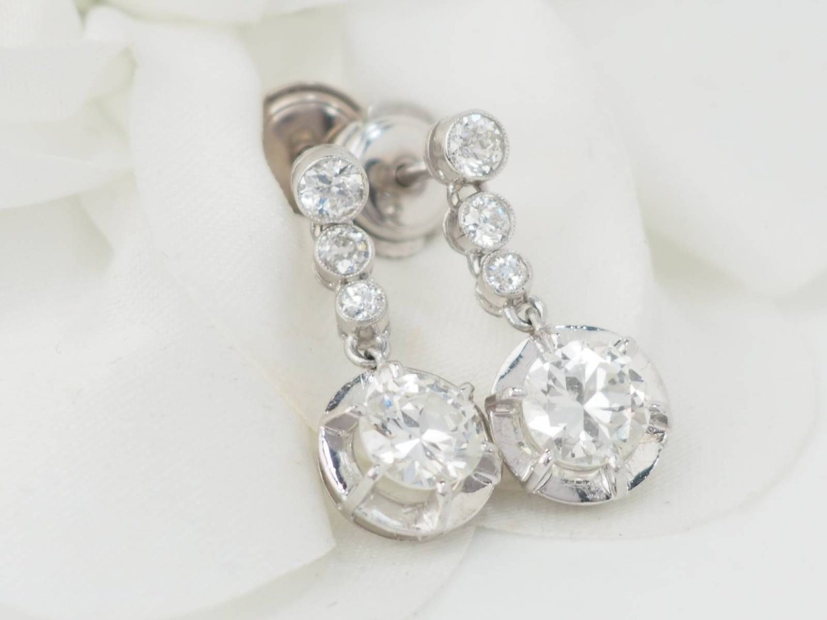 Boucles d'oreilles Pendantes en or blanc et diamants - Castafiore
