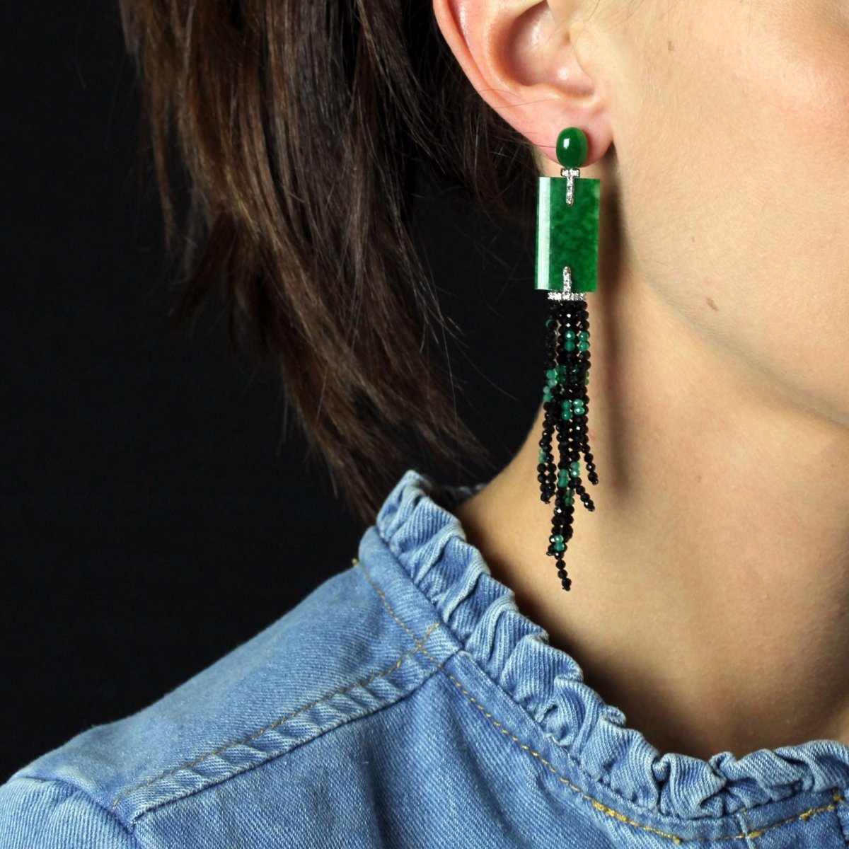 Boucles d'oreilles Pendantes en or blanc, jade, spinelles, émeraudes et diamants - Castafiore