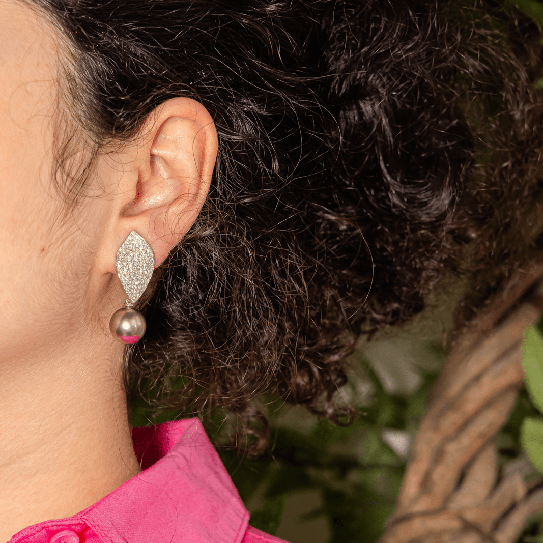 Boucles d'oreilles Pendantes en or blanc, perles et diamant - Castafiore