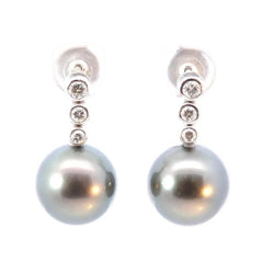 Boucles d'oreilles Pendantes en or blanc, perles et diamants - Castafiore