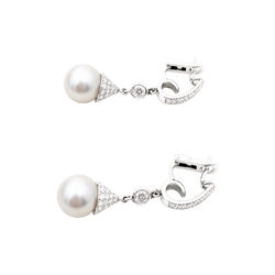 Boucles d'oreilles Pendantes en or blanc, perles et diamants - Castafiore