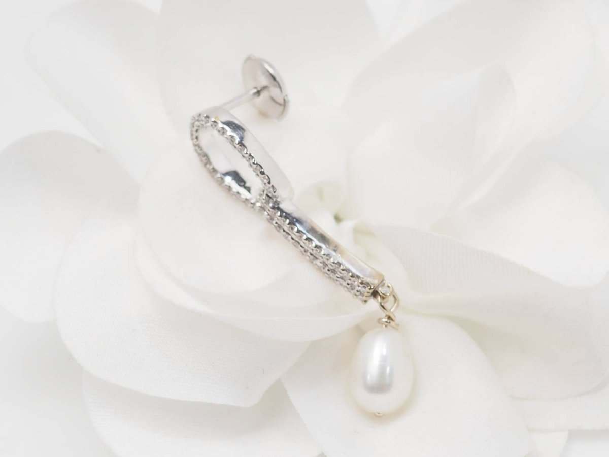 Boucles d'oreilles Pendantes en or blanc, perles et diamants - Castafiore