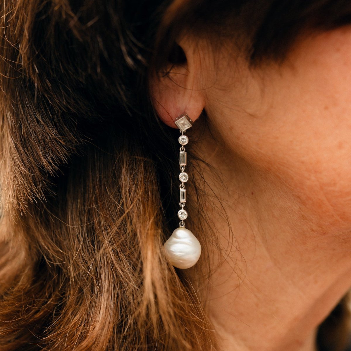 Boucles d'oreilles Pendantes en or blanc, perles et diamants