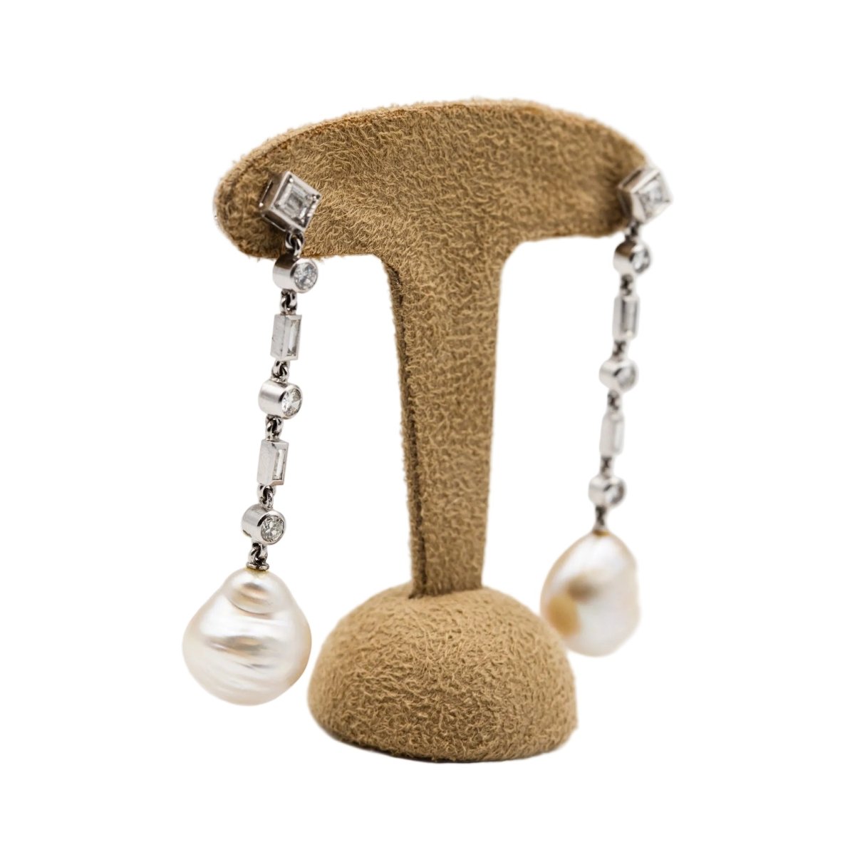 Boucles d'oreilles Pendantes en or blanc, perles et diamants