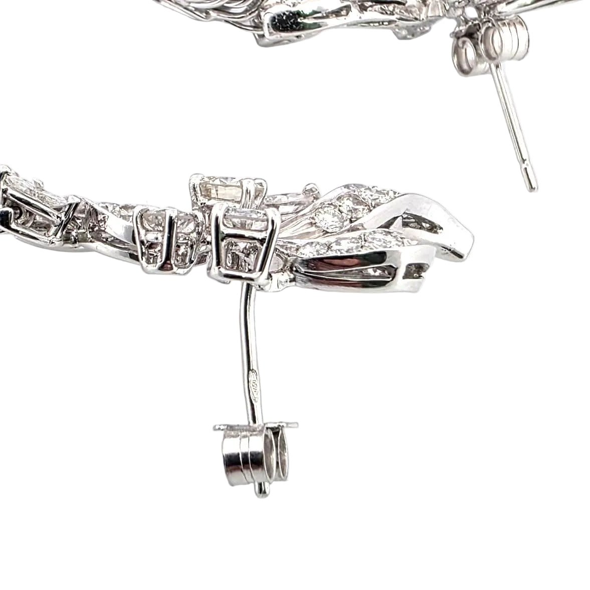 Boucles d'oreilles Pendantes en or blanc, saphirs et diamants - Castafiore