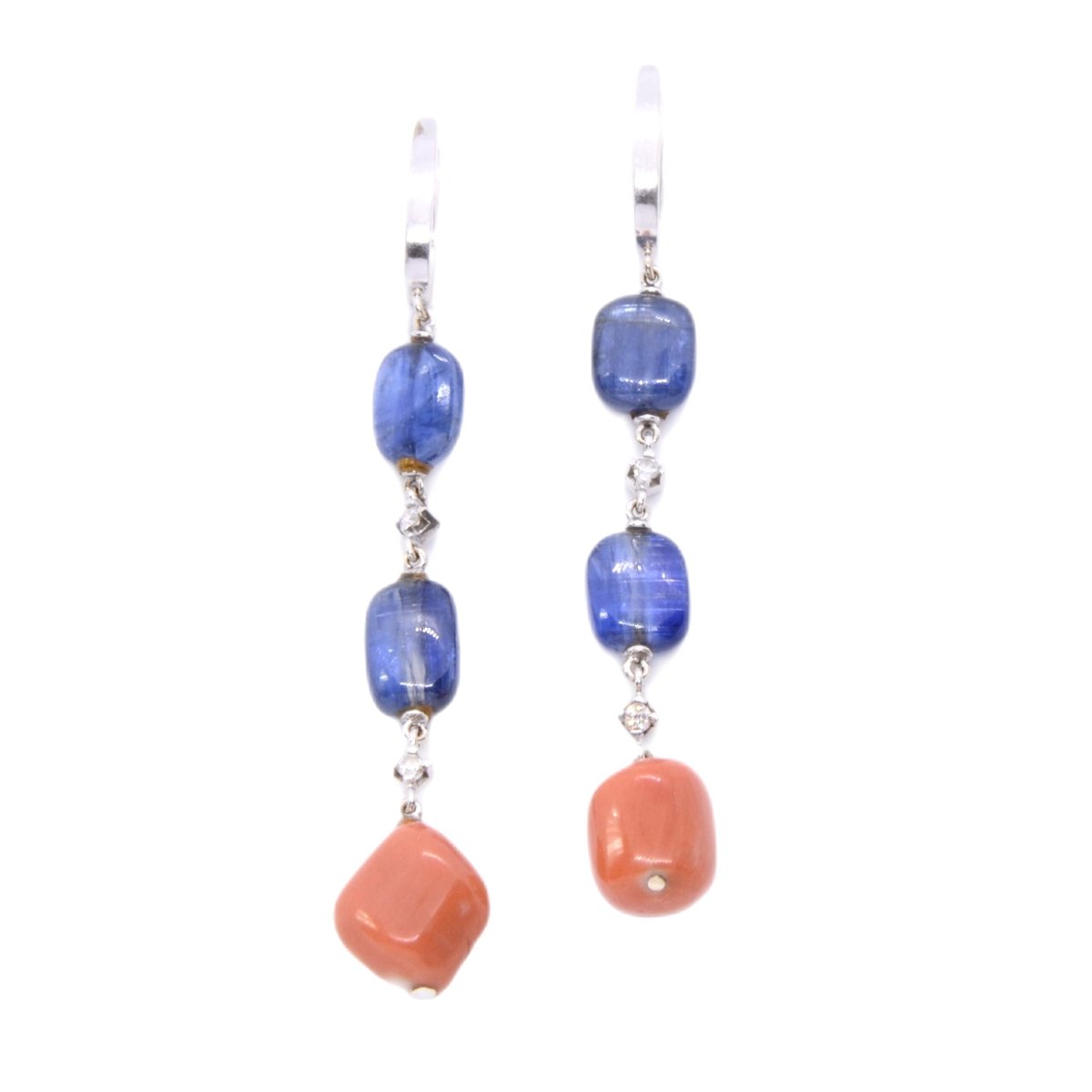 Boucles d'oreilles pendantes en or blanc, tanzanite, corail, et diamants - Castafiore