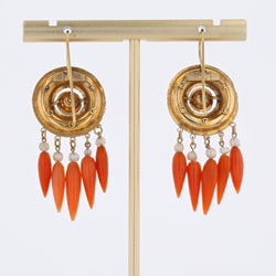 Boucles d'oreilles Pendantes en or jaune, corail, onyx et perles - Castafiore