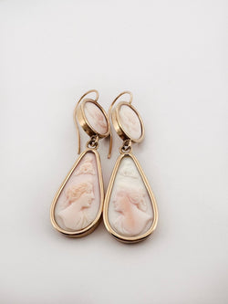 Boucles d'oreilles Pendantes en or jaune et camées - Castafiore