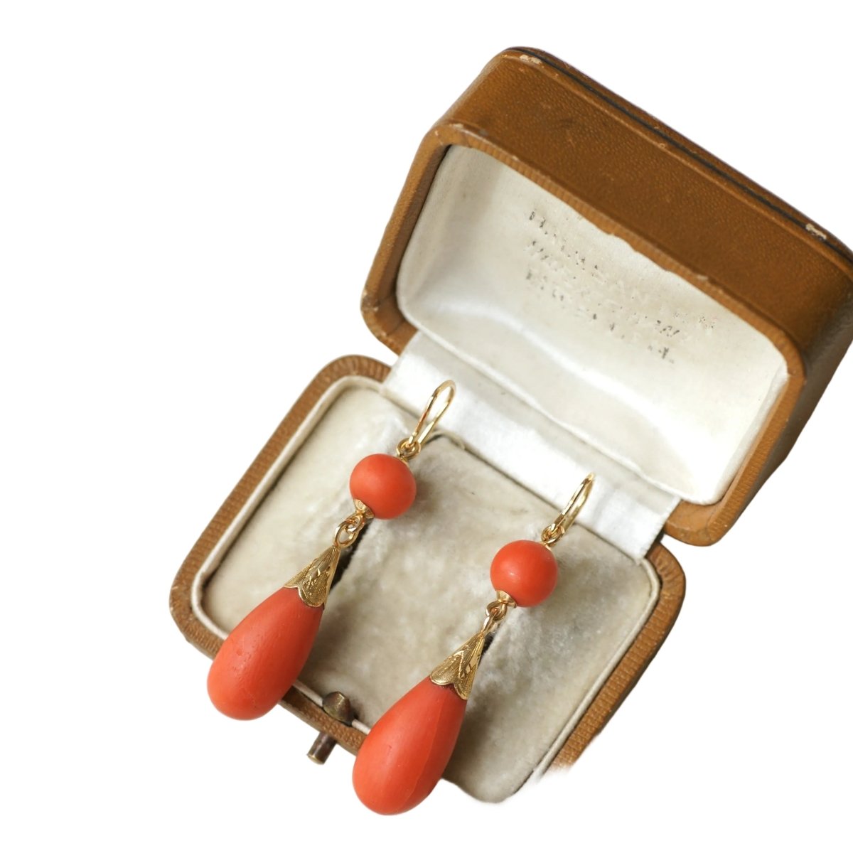 Boucles d'oreilles Pendantes en or jaune et corail - Castafiore