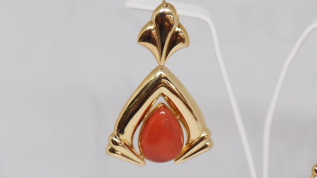 Boucles d'oreilles Pendantes en or jaune et corail - Castafiore