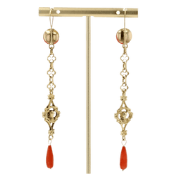 Boucles d'oreilles Pendantes en or jaune et corail - Castafiore