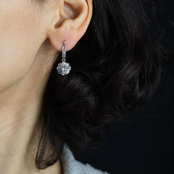 Boucles d'oreilles pendantes en or jaune et platine avec diamants - Castafiore