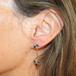 Boucles d'oreilles pendantes en or jaune, or blanc et saphir - Castafiore