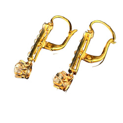 Boucles d'oreilles Pendantes en or jaune, platine et diamants - Castafiore
