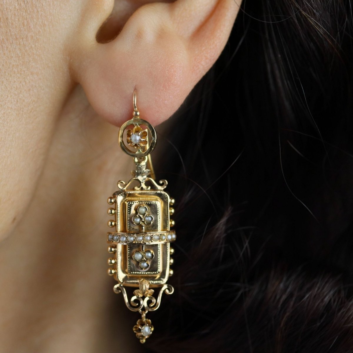 Boucles d'oreilles pendantes en or rose et perles fines - Castafiore