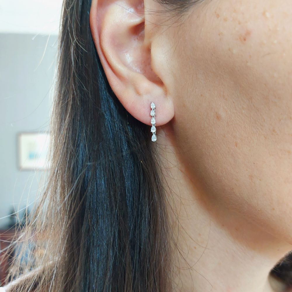 Boucles d'oreilles Pendantes Essentia" en or blanc - Castafiore