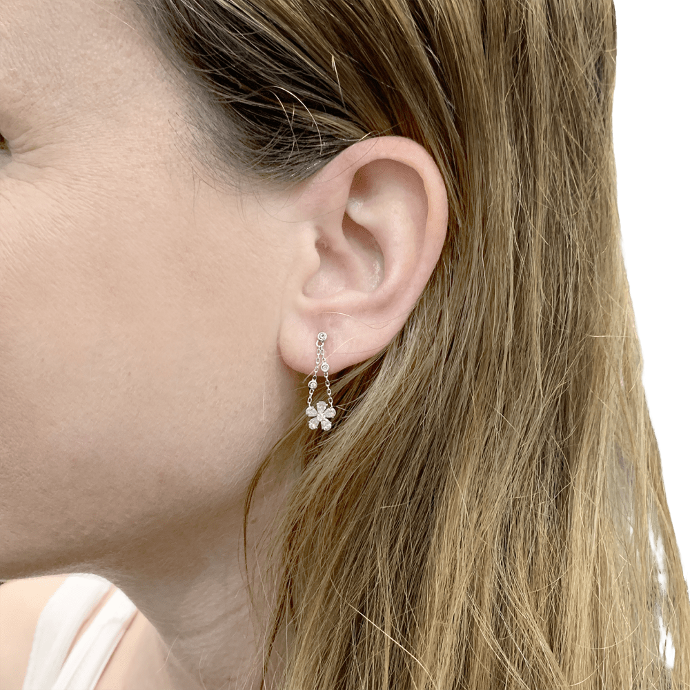 Boucles d'oreilles Pendantes MESSIKA "Spring" en or blanc et diamants - Castafiore