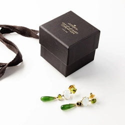 Boucles d'oreilles Pendantes OLE LYNGGAARD "Aqua Lotus" en or jaune aigue-marine, péridots, tourmalines et serpentines - Castafiore