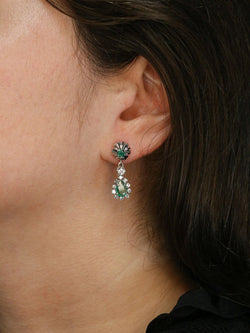 Boucles d'oreilles pendantes or blanc émeraudes diamants - Castafiore
