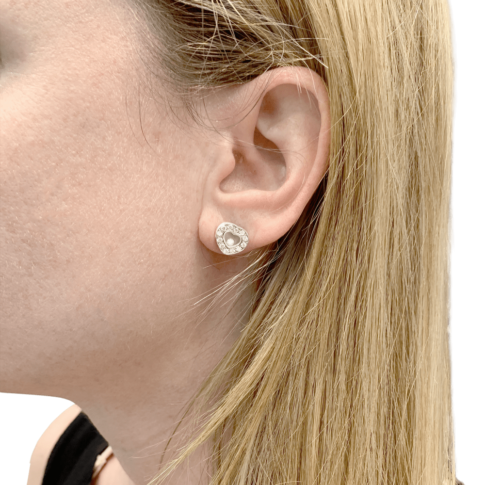 Boucles d'oreilles Puces CHOPARD "Happy diamonds" en or blanc et diamants - Castafiore