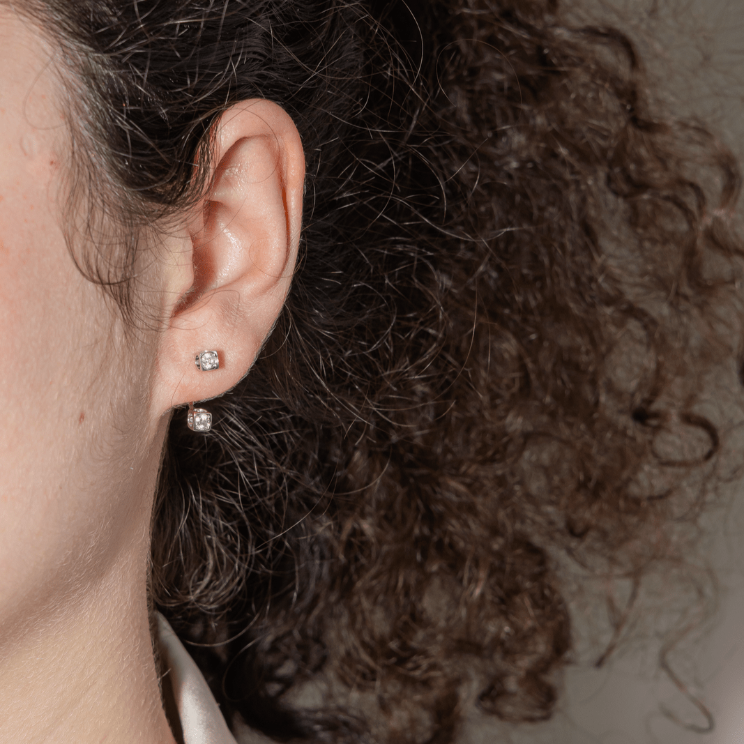 Boucles d'oreilles Puces DINH VAN "Cube" en or blanc et diamants - Castafiore