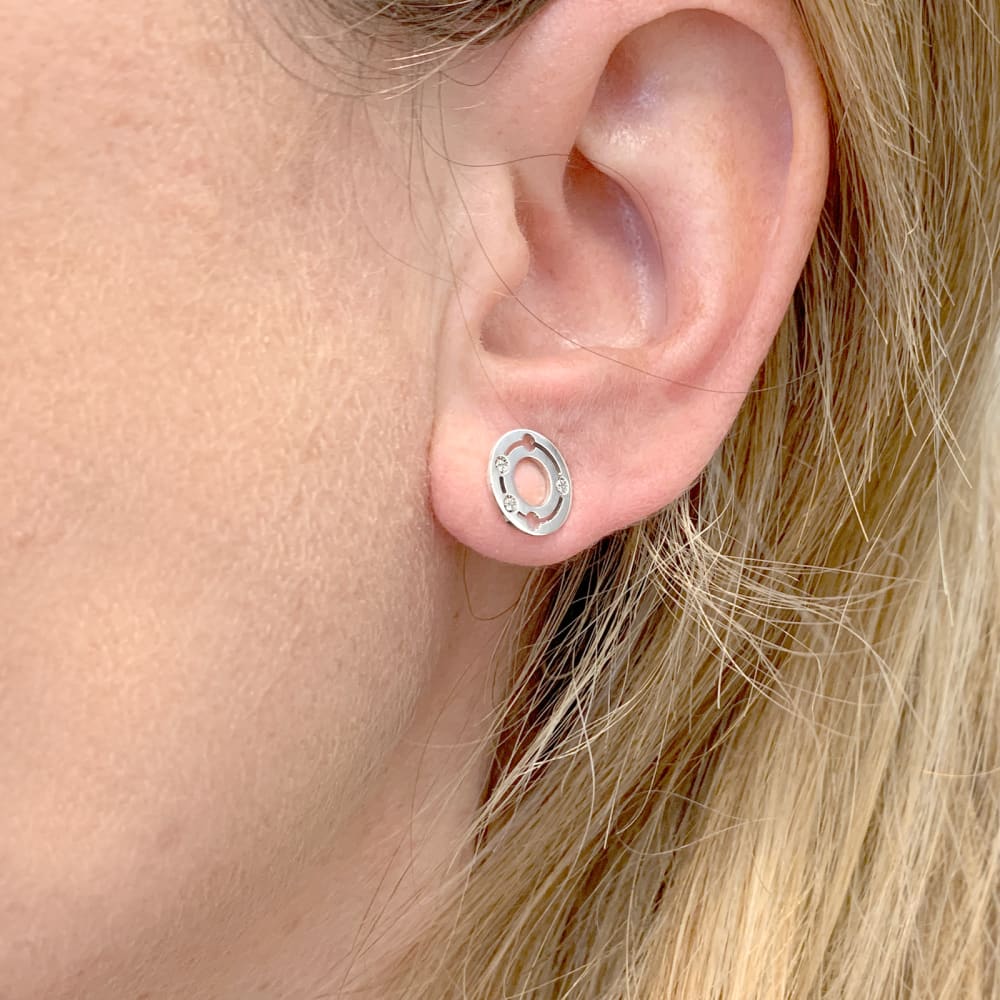 Boucles d'oreilles Puces DINH VAN "Pulse" en or blanc et diamants - Castafiore