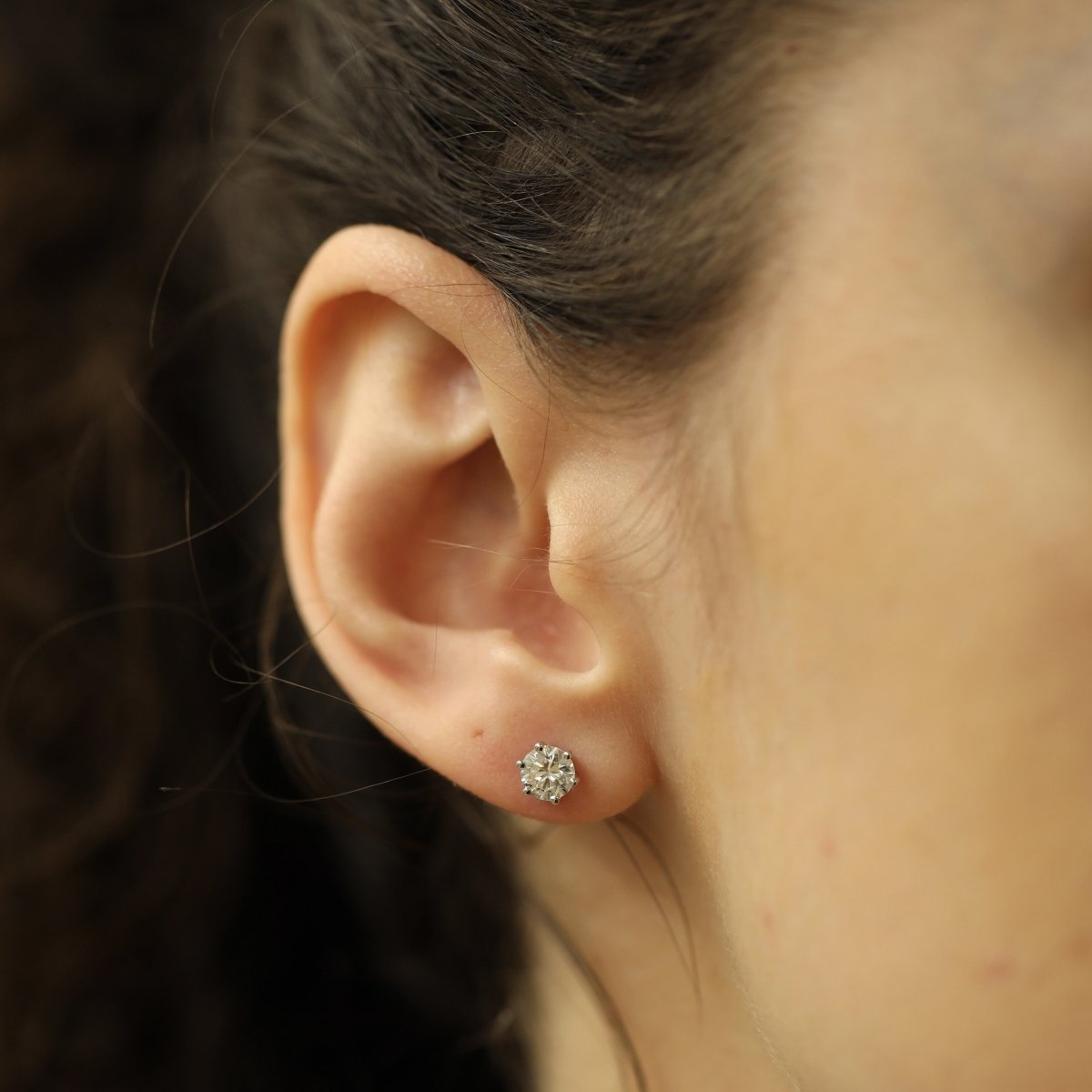 Boucles d'oreilles Puces en or blanc et diamants - Castafiore