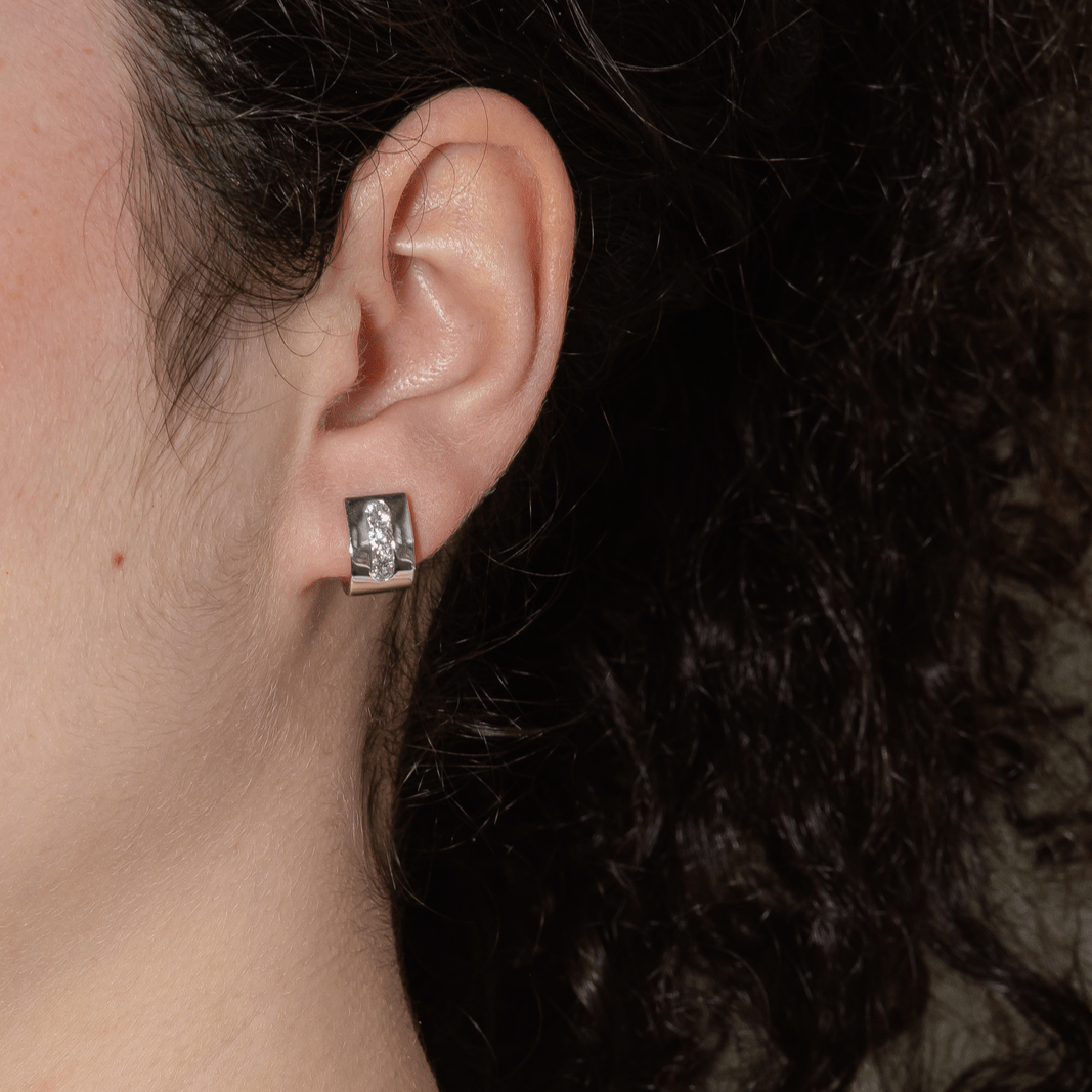 Boucles d'oreilles Puces en or blanc et diamants - Castafiore