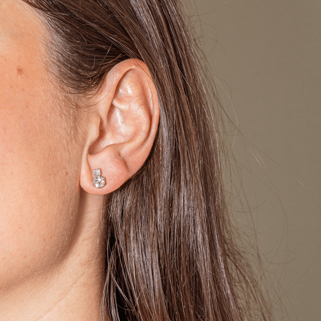 Boucles d'oreilles Puces en or blanc et diamants - Castafiore