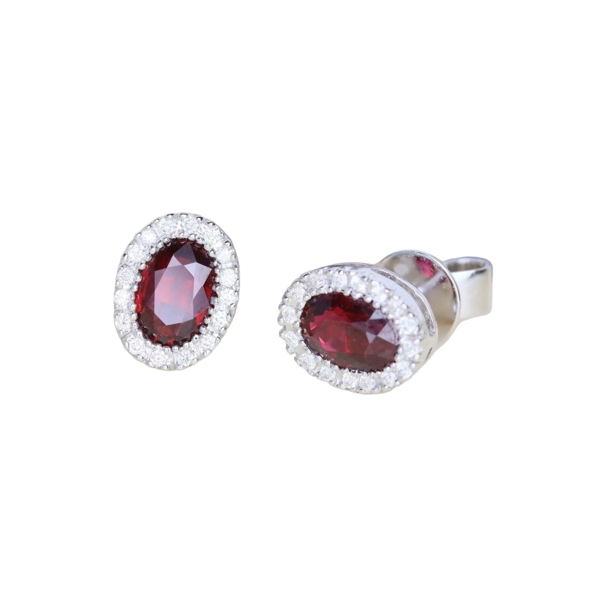 Boucles d'oreilles Puces en or blanc, rubis et diamants - Castafiore