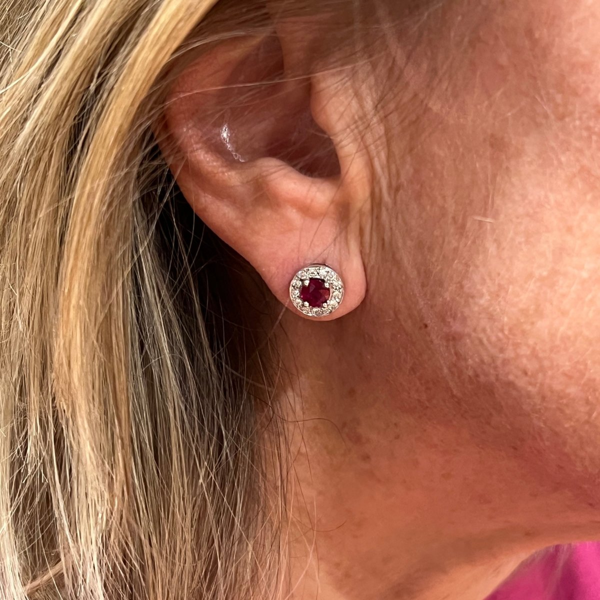 Boucles d'oreilles Puces en or blanc, rubis et diamants - Castafiore