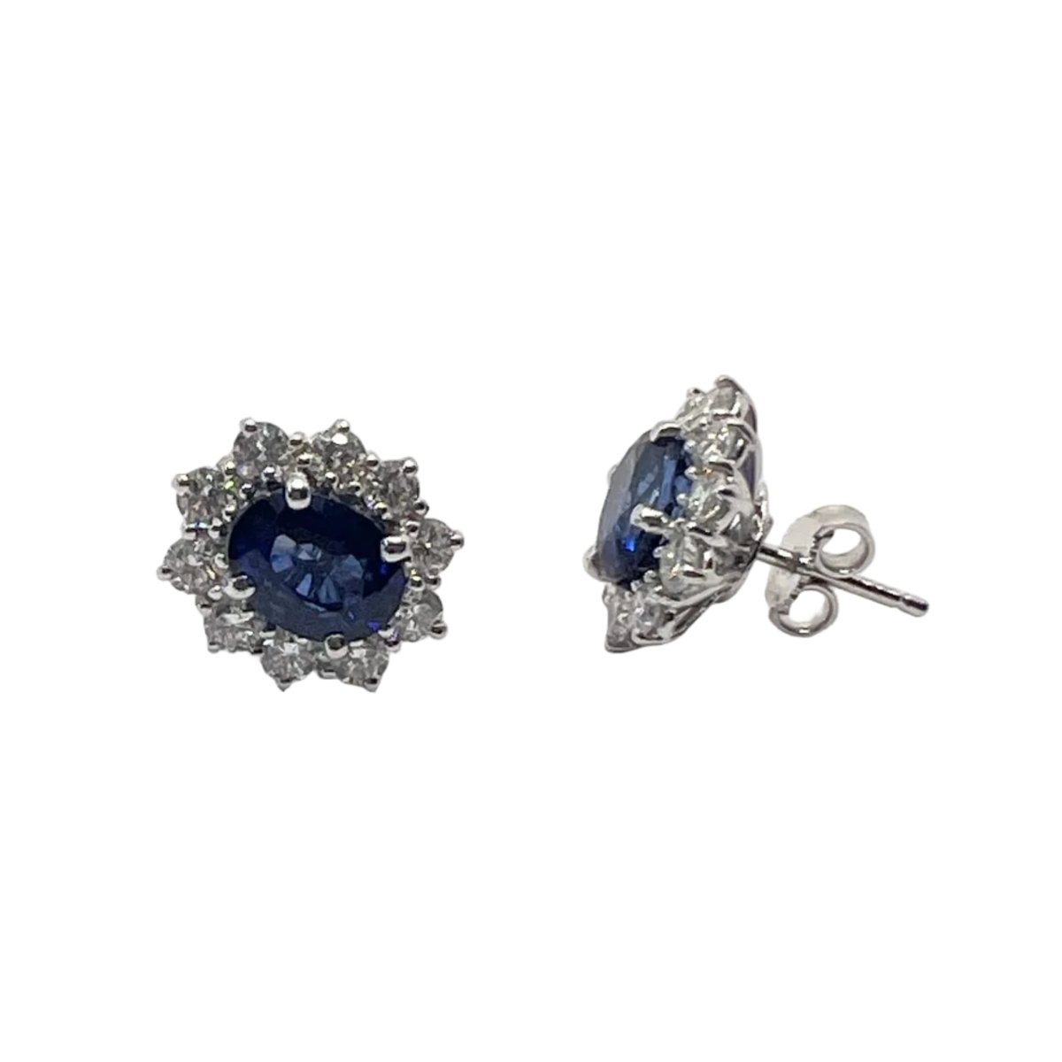 Boucles d'oreilles Puces en or blanc, saphirs et diamants - Castafiore