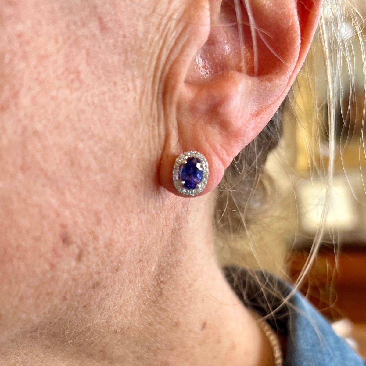 Boucles d'oreilles Puces en or blanc, tanzanites et diamants - Castafiore