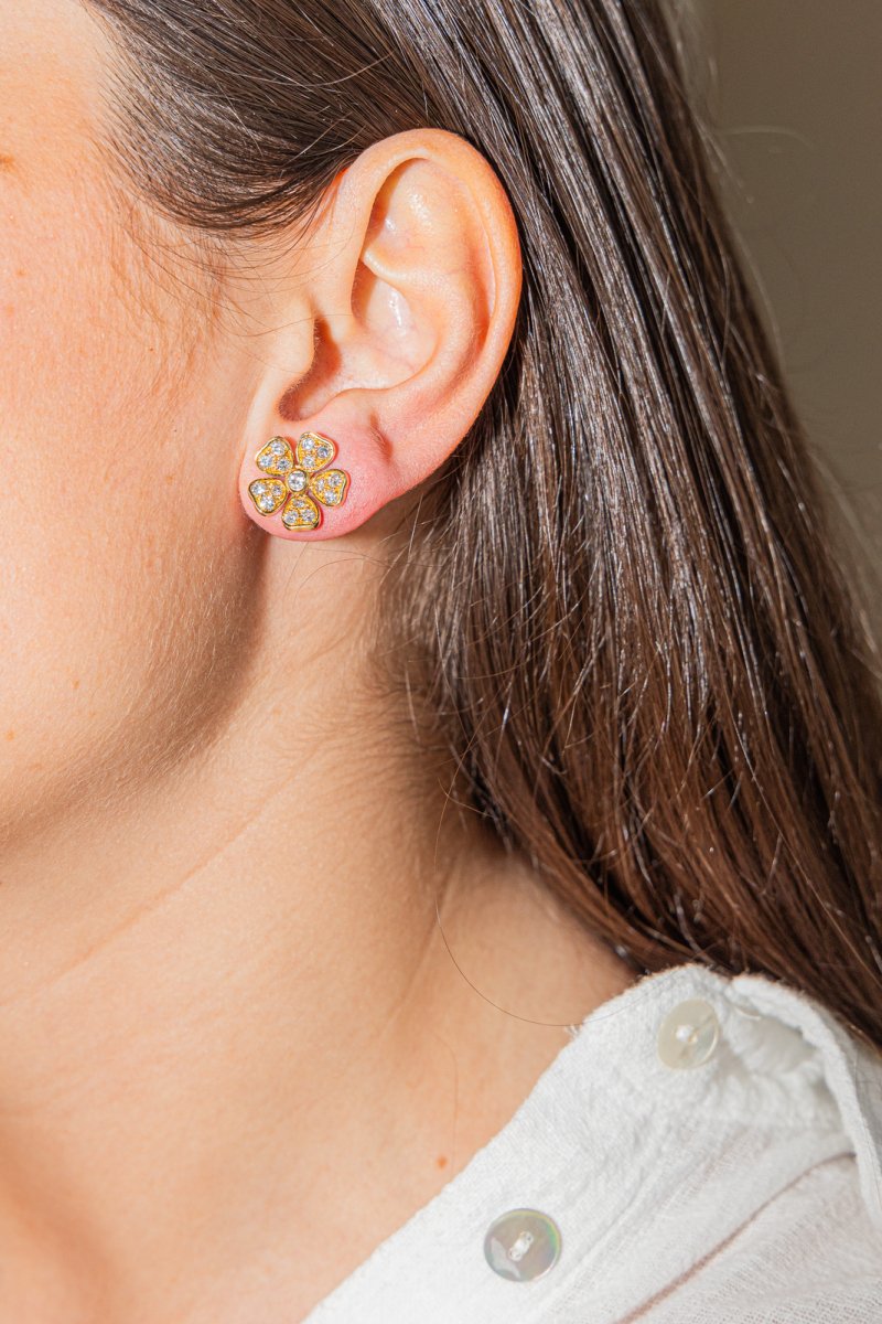 Boucles d'oreilles puces en or jaune et diamants - Castafiore