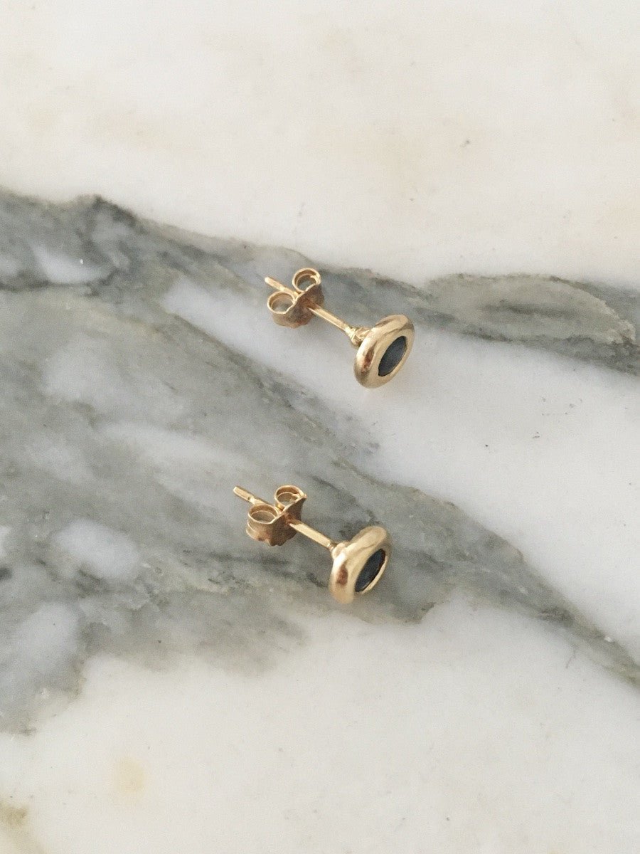 Boucles d'oreilles Puces en or jaune et saphirs - Castafiore
