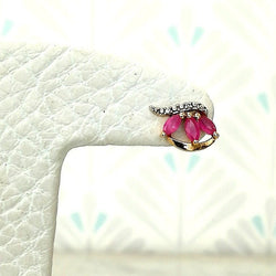 Boucles d'oreilles Puces en or jaune, or blanc, rubis, et diamants - Castafiore