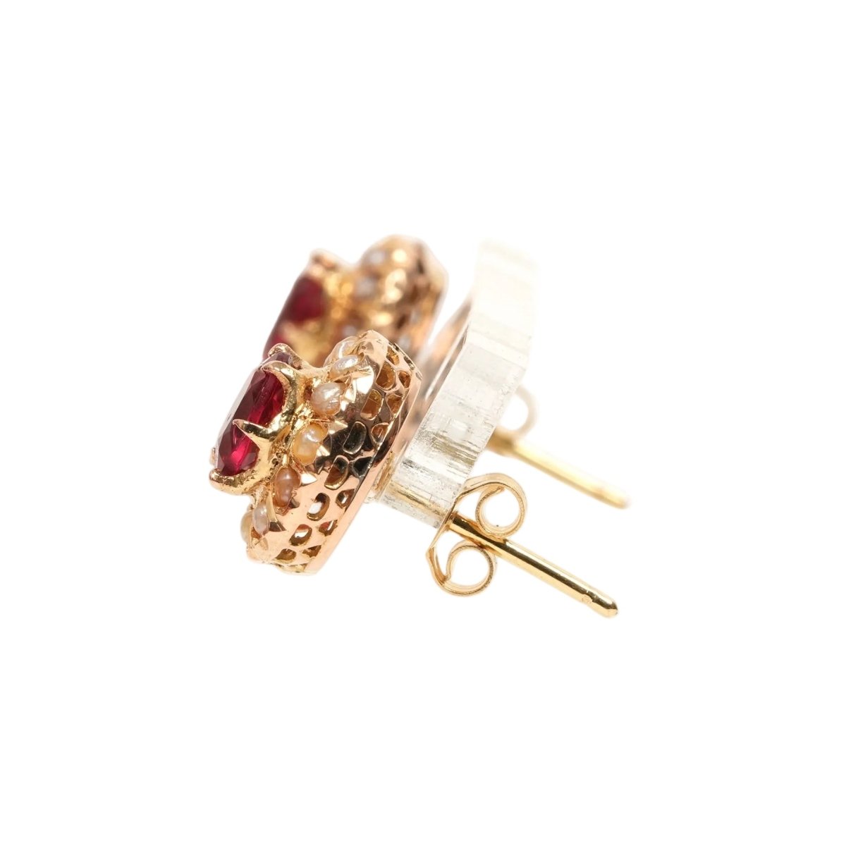 Boucles d'oreilles Puces en or jaune, perles et rubis - Castafiore