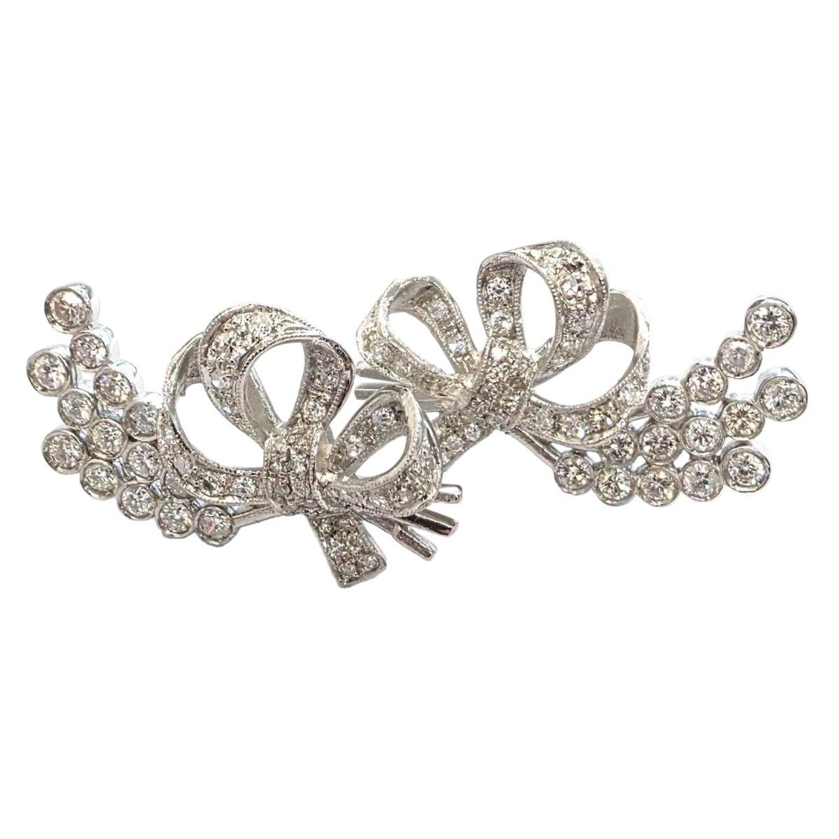 Boucles d'oreilles Puces en platine et diamants - Castafiore