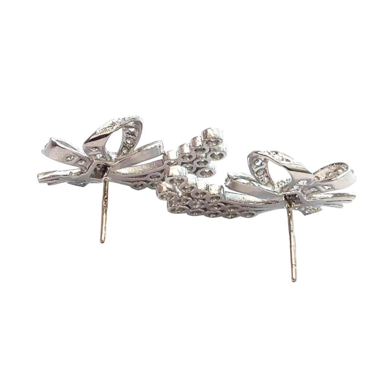 Boucles d'oreilles Puces en platine et diamants - Castafiore